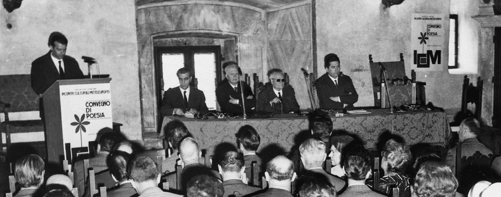 Gorizia, 1966. Il primo Incontro Culturale Mitteleuropeo è presieduto da Biagio Marin, affiancato da Giuseppe Ungaretti in qualità di Presidente onorario.